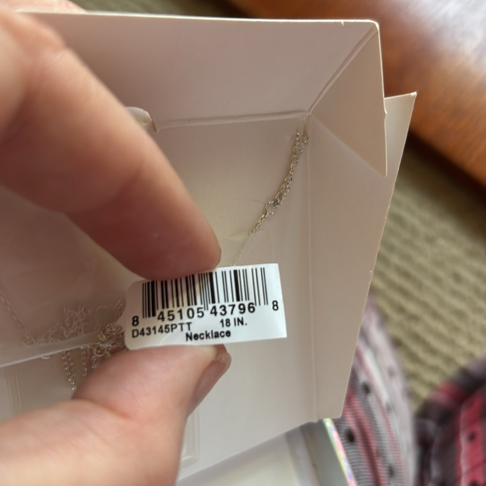 Disney Silver and Gold Love Necklace 🆕 NWT.  “love is bowtiful”, layered. - Picture 5 of 6
